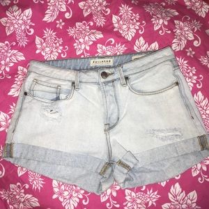 Bullhead shorts size 27
